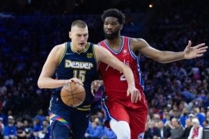 贝弗利:没见过哪个中锋能像恩比德那样打球 约基奇就是个后卫 贝弗利:没见过哪个中锋能像恩比德那样打球 约基奇就是个后卫