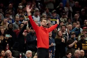 不容小视~开拓者开季6场4胜2负和湖勇同战绩 目前暂列西部第四 不容小视~开拓者开季6场4胜2负和湖勇同战绩 目前暂列西部第四