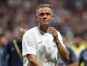 恩里克：胜利归功于球员们的韧性与决心，很高兴继续领跑法甲