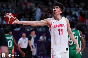 ：相关人士透露将根据多方情况决定余嘉豪是否返回集训