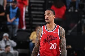 难救主！科林斯13中8拿到17分 末节2中2拿到5分